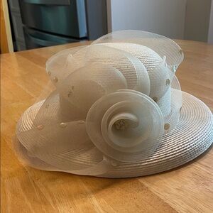 Deborah Rhodes Cream Mesh Floral Hat